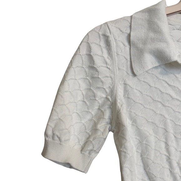 Short Sleeve Textured Knit Tee 🤍 - Picture 5 of 6